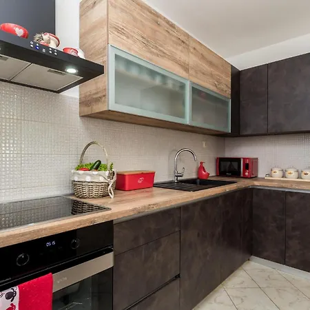 Gorgeous In With Kitchen