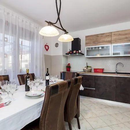 Apartment Gorgeous In With Kitchen Drazice